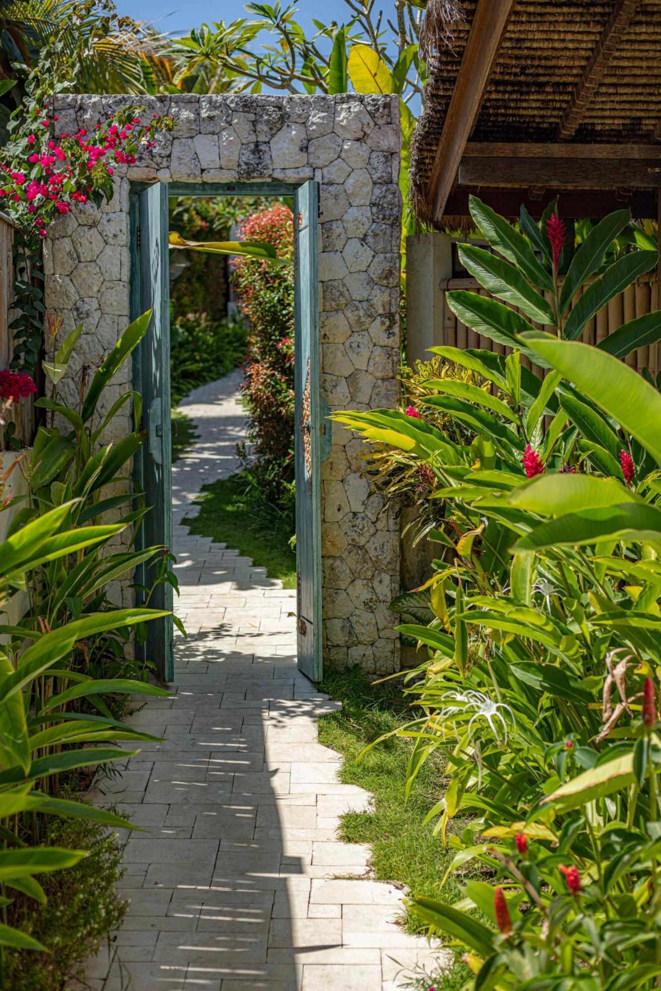 ホテル Gypsea Bali ウルワツ エクステリア 写真